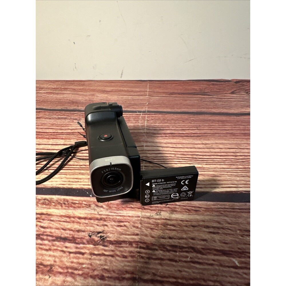 Zoom Q8 handy video recorder W/ Battery - WORKING